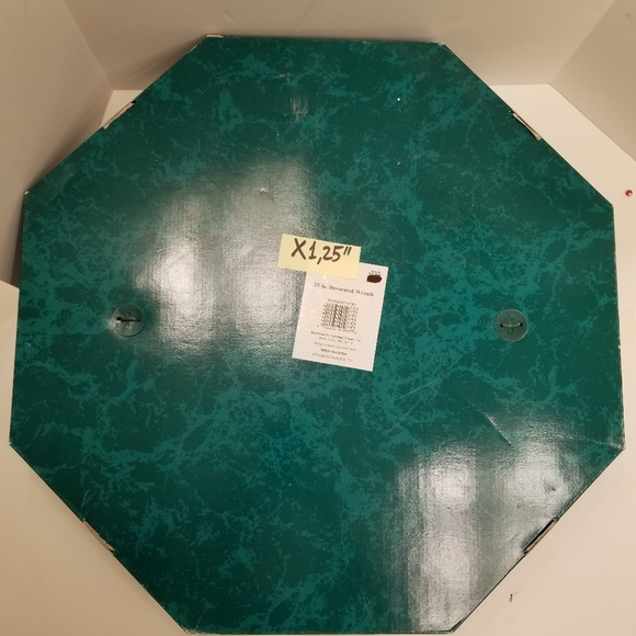 25" Red Berries Christmas Thanksgiving Wreath in  Original Box - Picture 6 of 11